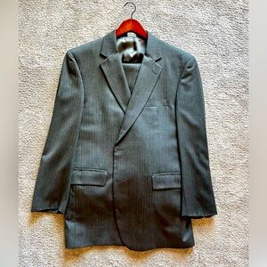 Jos A Bank Men’s Signature Suit 43R Gray Herringbone